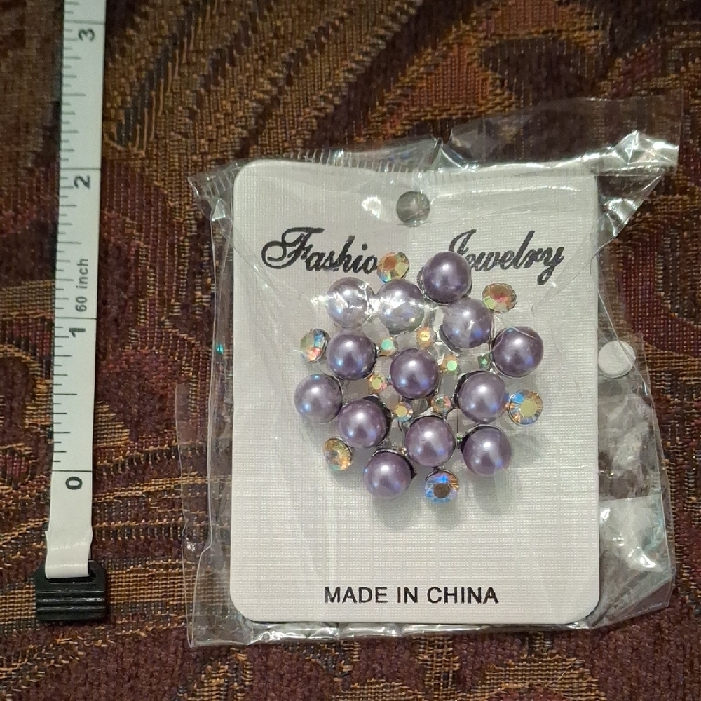 Elegant Purple and Silver Fashion Brooch